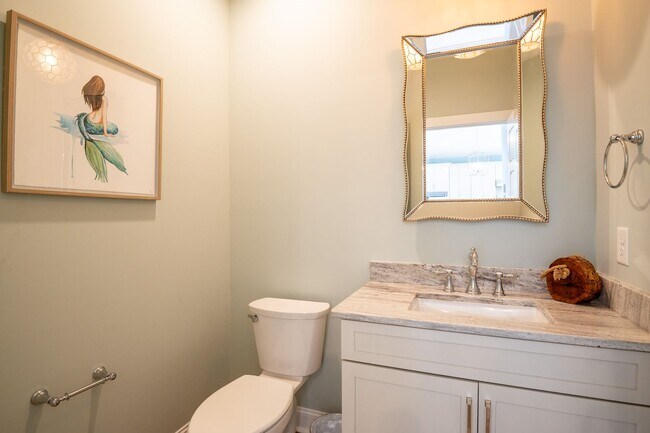 Building Photo - PERFECT BEACH GETAWAY - AVAILABLE MID-DECE...