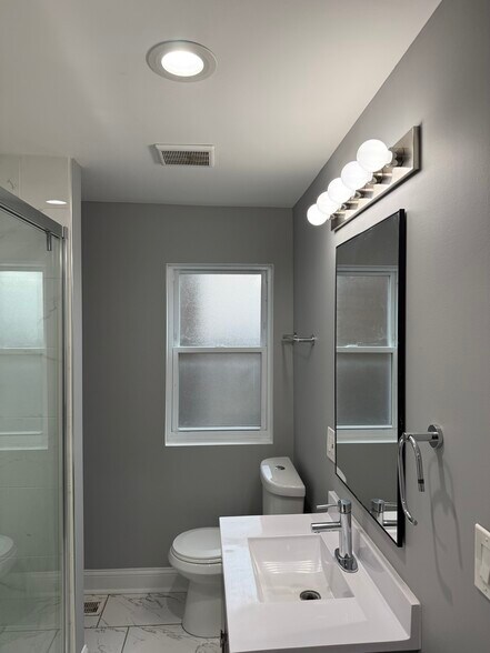 Building Photo - 2251 W Cullerton St