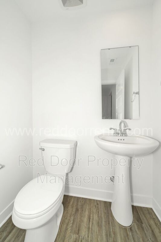 Building Photo - 6380 Apperson Dr