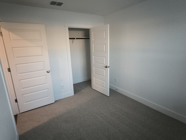 Building Photo - 1110 S College Ave