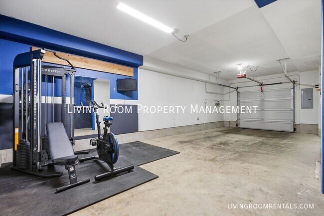 Building Photo - 15578 SW Black Quartz St