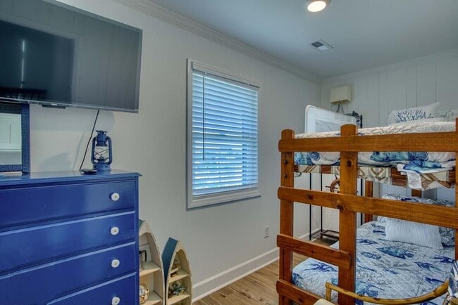Building Photo - OCEANFRONT FURNISHED OFF-SEASON MONTHLY RE...