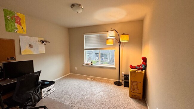 Building Photo - Beautiful 5 Bedroom Home Ten Trails Black ...