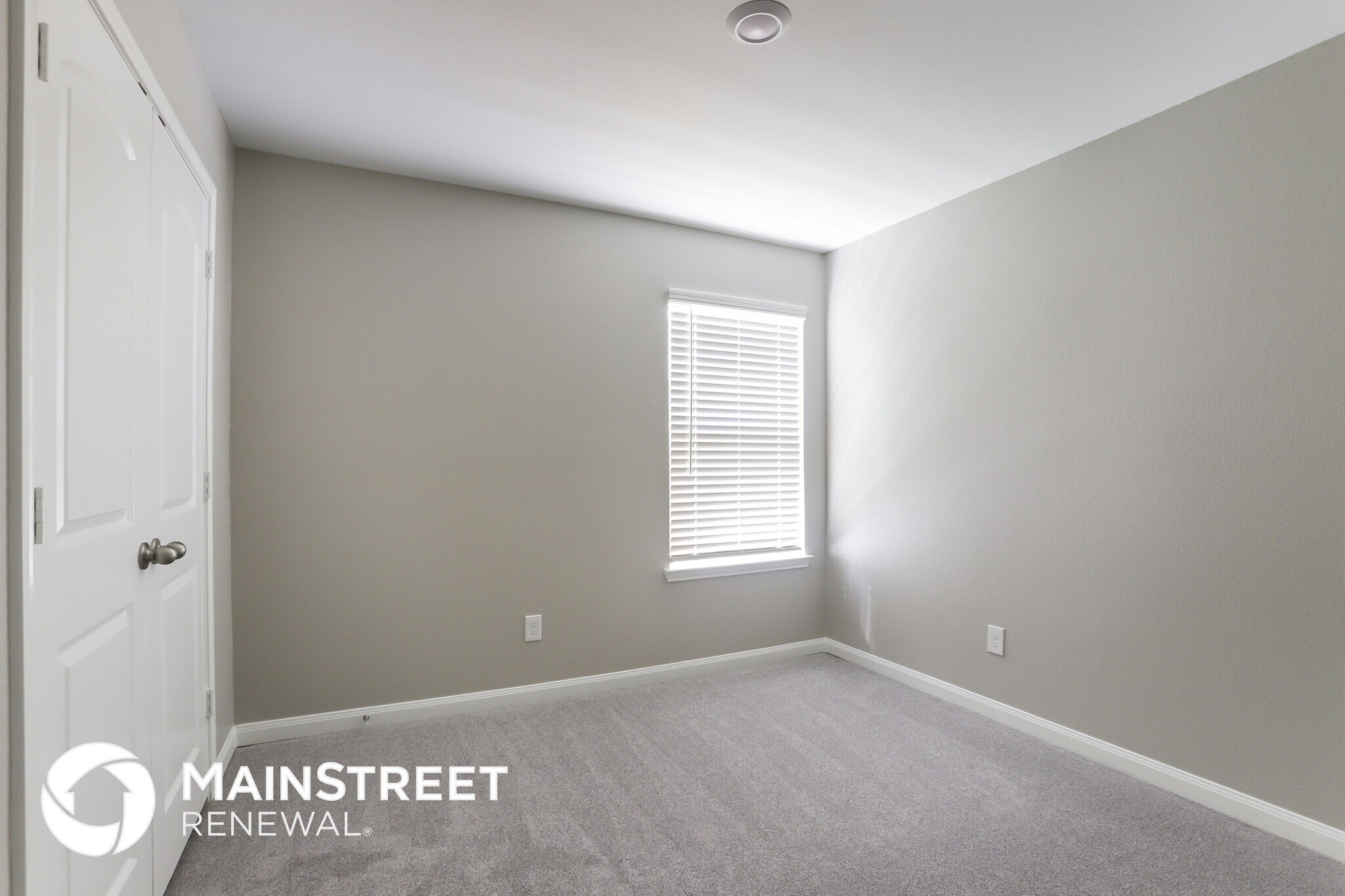 Building Photo - 25221 Dickens Dr