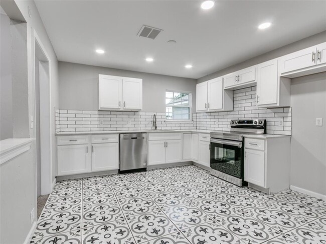 Building Photo - 1429 Casady Ln