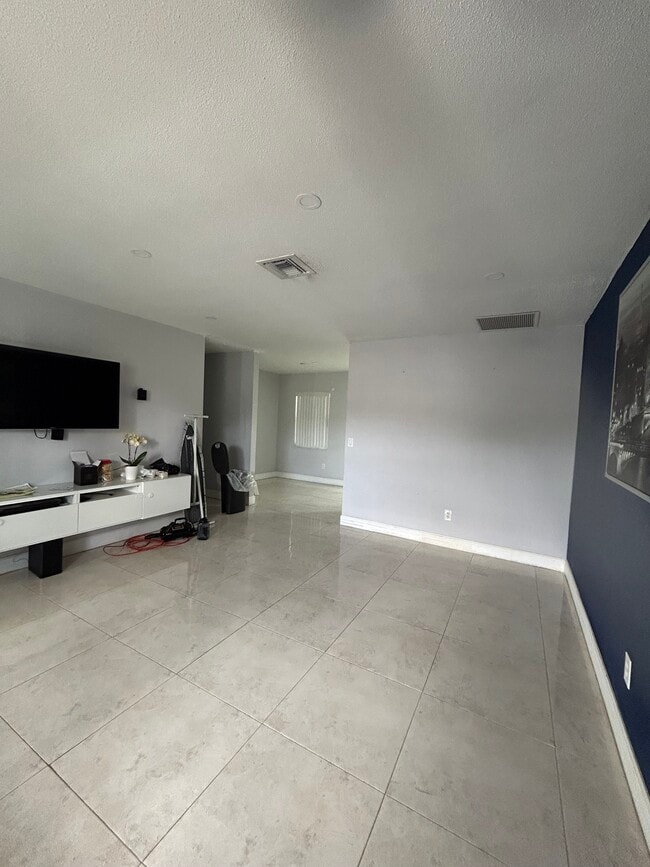 Building Photo - 5804 S Bond Dr