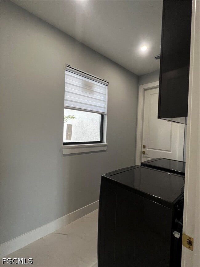 Building Photo - 3311 42nd St SW