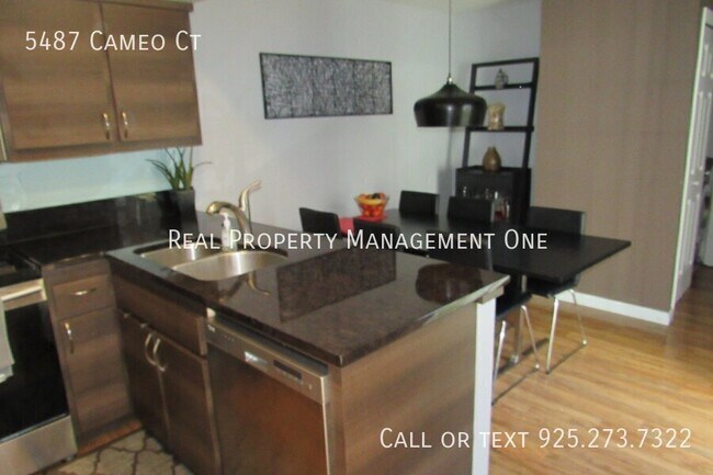 Building Photo - 5487 Cameo Ct