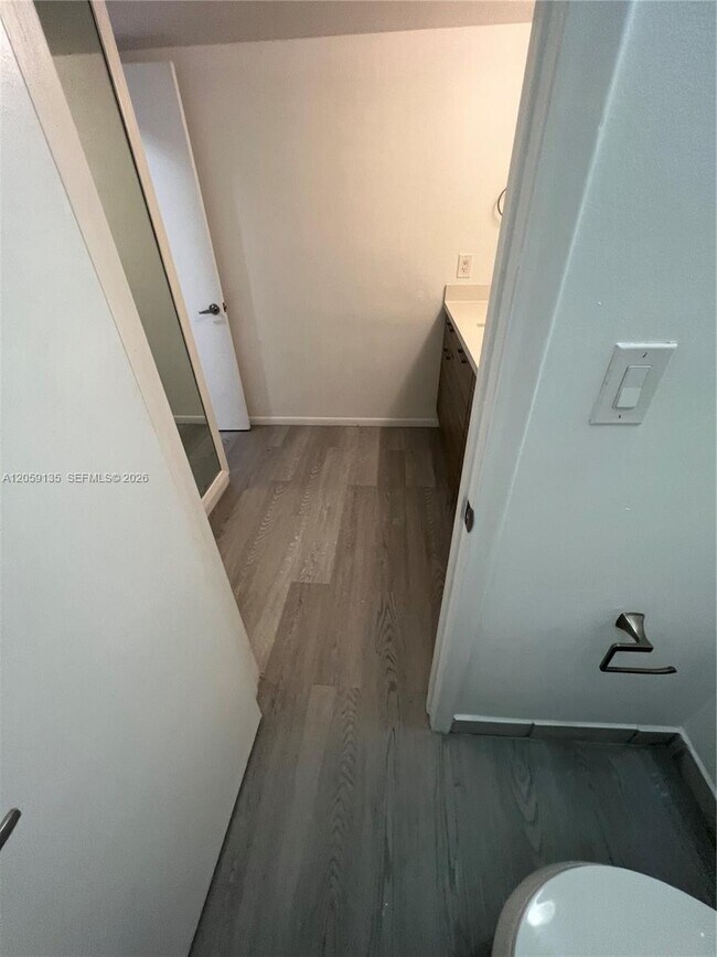 Building Photo - 2180 Brickell Ave