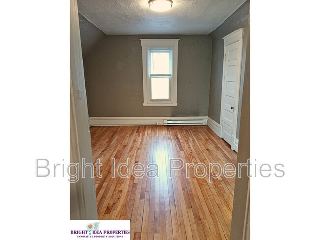Building Photo - 426 Fillmore St NE