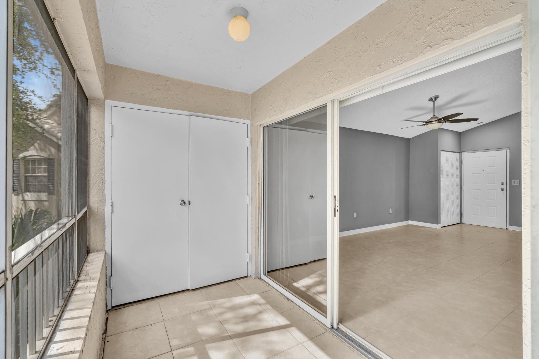 Building Photo - 2850 N Oakland Forest Dr