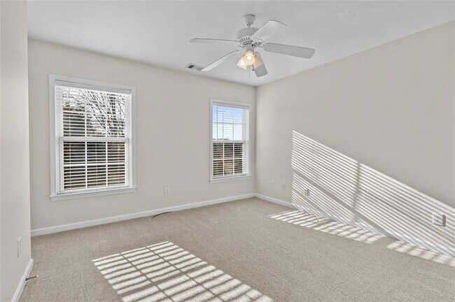 Building Photo - 4831 Edinburgh Dr