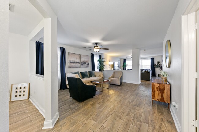 Building Photo - 2651 Skyview Shadows Ct