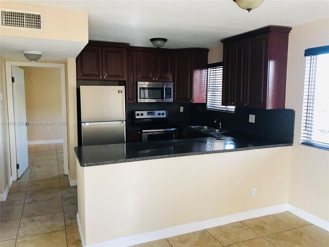Primary Photo - 6206 SW 131st Pl