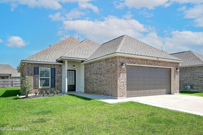 Building Photo - 524 Elwick Dr