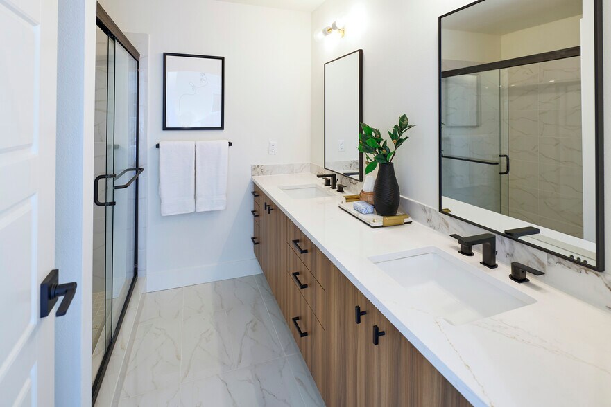 Primary Photo - 140 Sacramento Townhomes