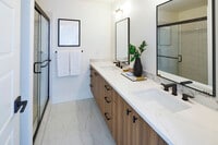 Building Photo - 140 Sacramento Townhomes