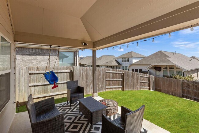 Building Photo - 220 Algaroba Loop