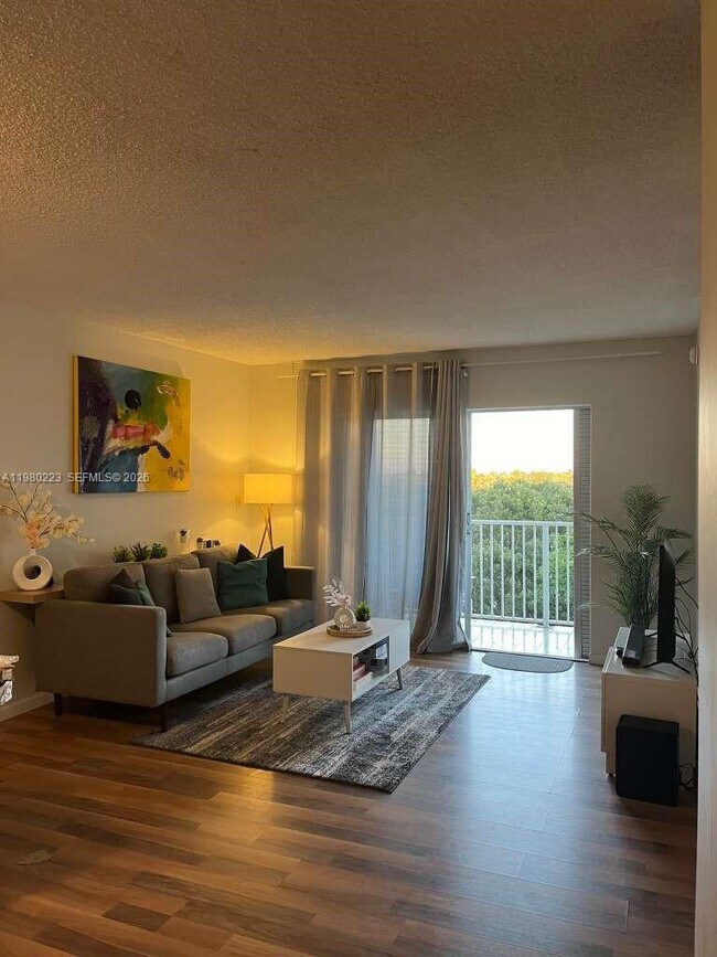 Building Photo - 1701 Washington St