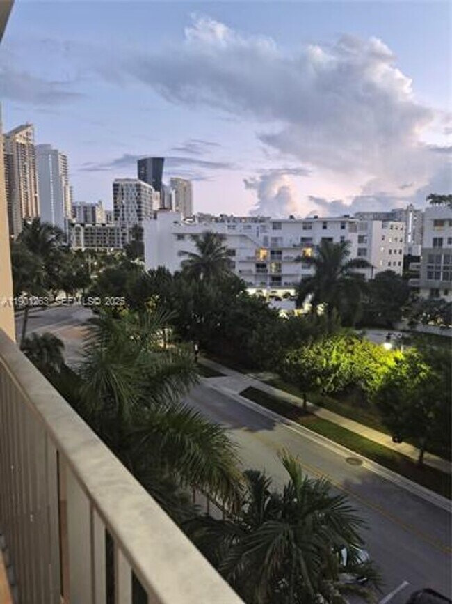 Building Photo - 201 180th Dr