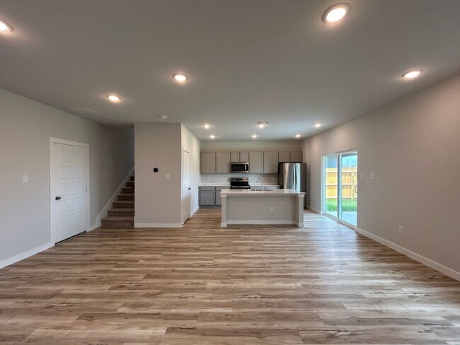 Building Photo - Walking Distance to Long Creek High School / Fridge, Washer & Dryer Included / Fenced in Yard / N...