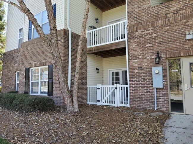 Primary Photo - Hillcrest on Stratford - Main Level Condo!