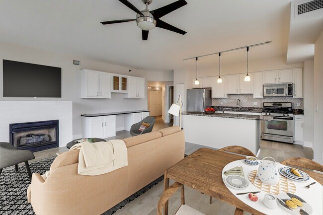 Building Photo - 5 E 14th Pl