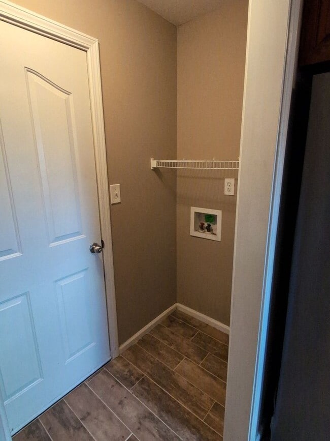 Building Photo - 3510 Southwood Dr