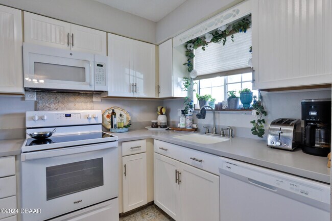 Building Photo - 906 Ocean Marina Dr