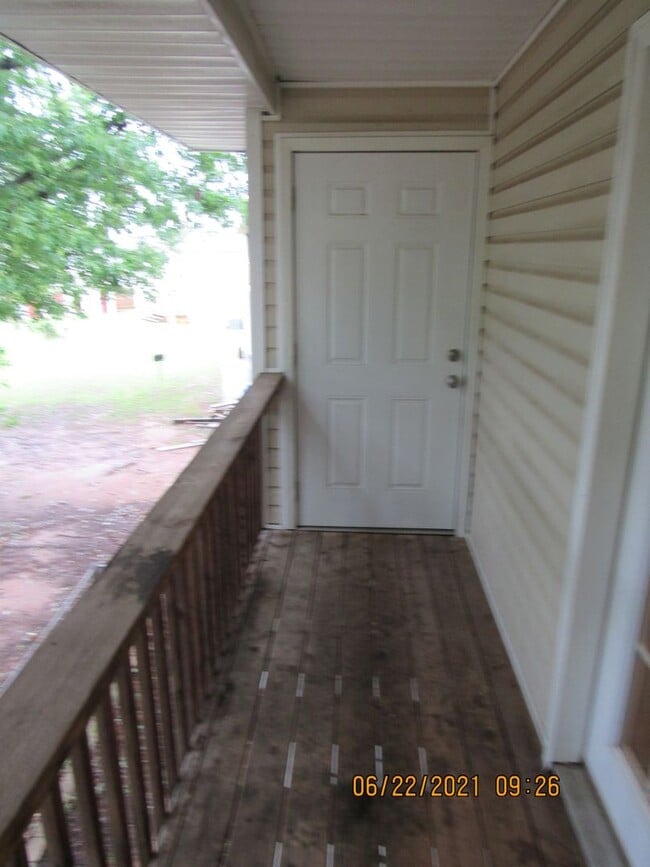 Building Photo - 203 Glenwood Ln