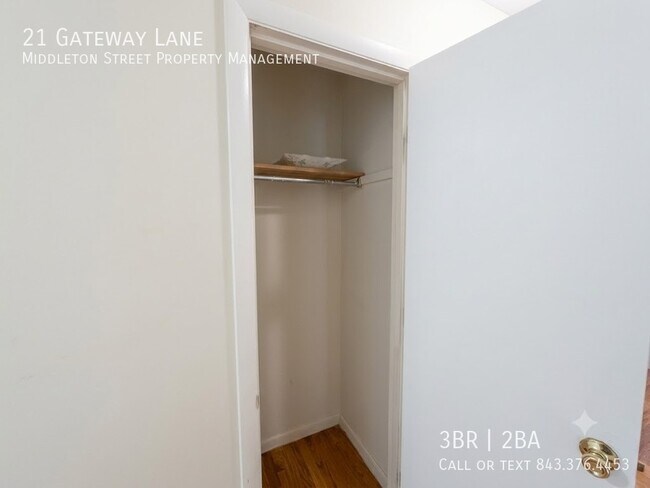 Building Photo - 21 Gateway Ln