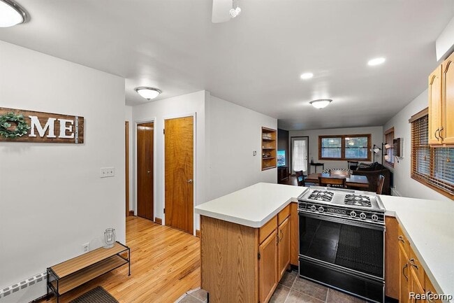 Building Photo - 836 Miller Ave