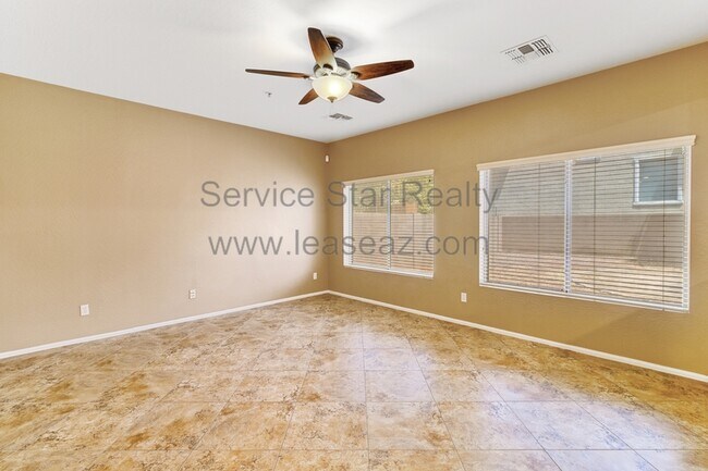 Building Photo - 978 E Corral St