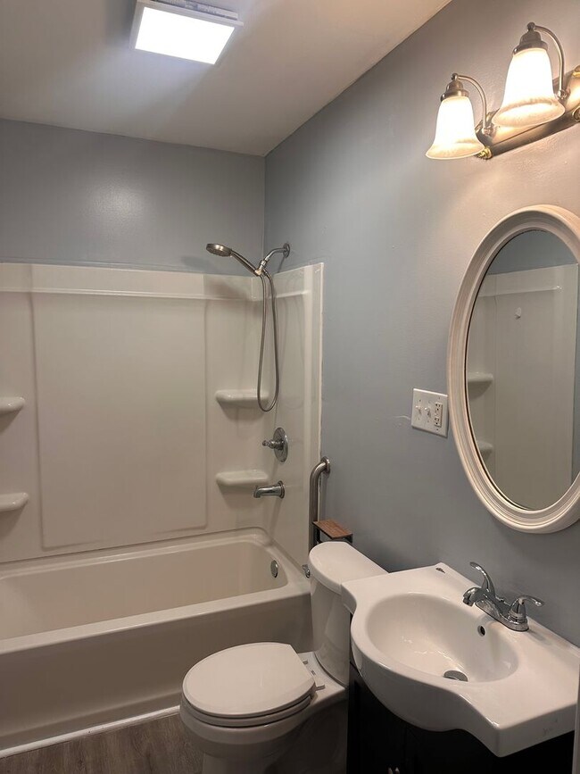 Building Photo - RENTAL HOME 3BD/2BTH