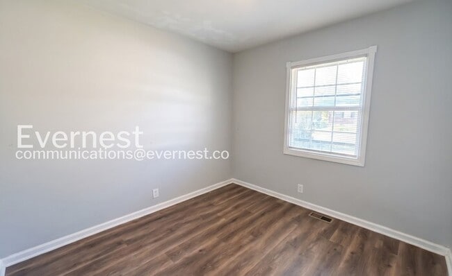 Building Photo - 1921 Dabbs Ave