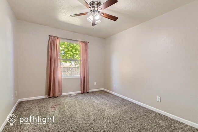 Building Photo - 115 N 42nd Ave