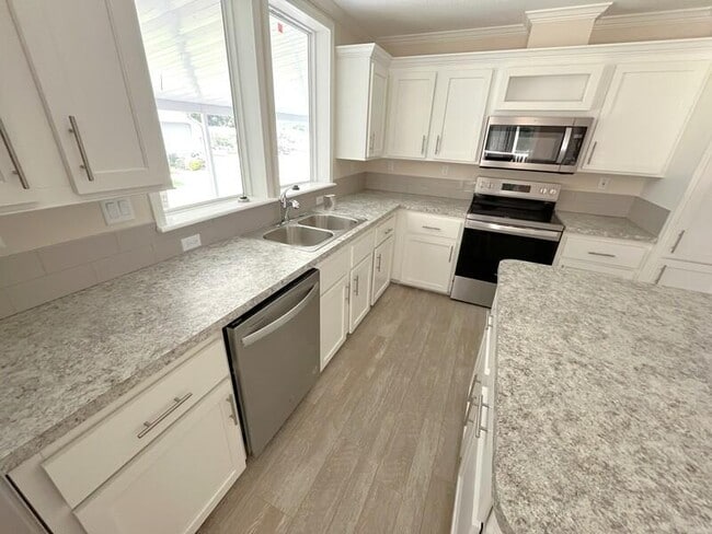 Building Photo - 5460 Bahia Wy