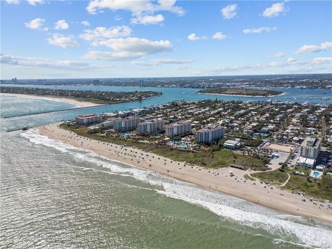 Building Photo - 125 S Ocean Ave