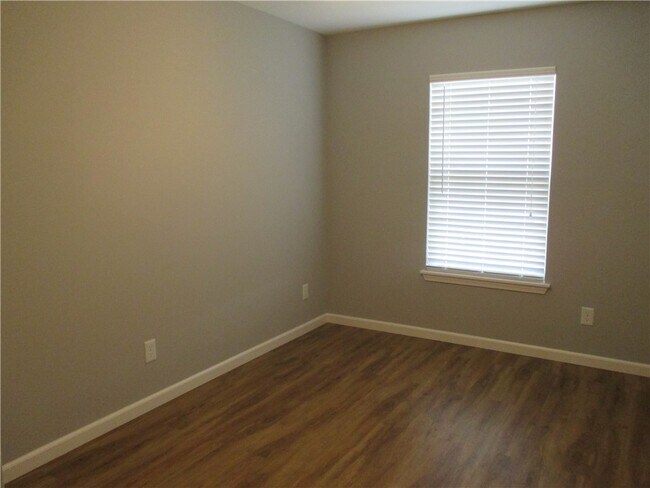 Building Photo - 2839 Meridian Pl