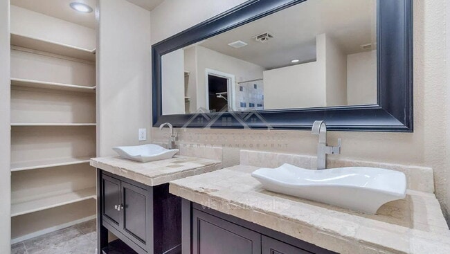 Building Photo - 3402 W Frankfurt Dr