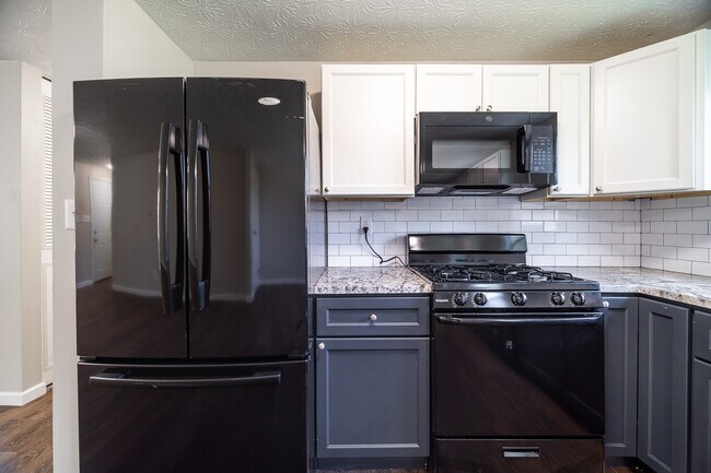 Building Photo - 5272 Quincy Dr