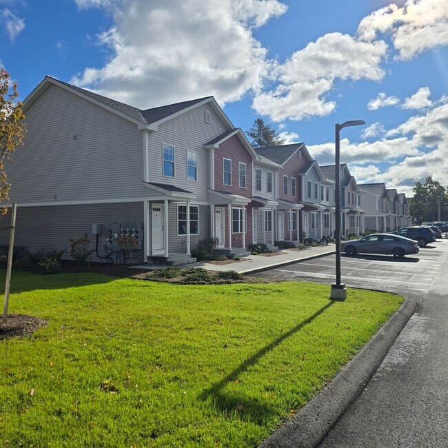 Building Photo - Megway Ct. (2-5)