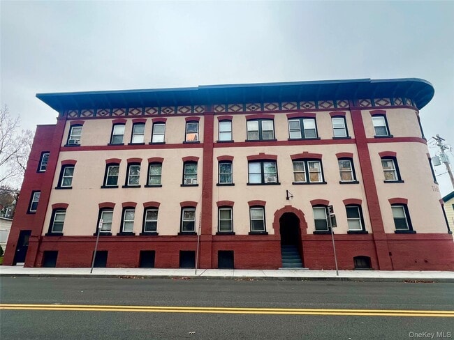 Primary Photo - 101 Wickham Ave