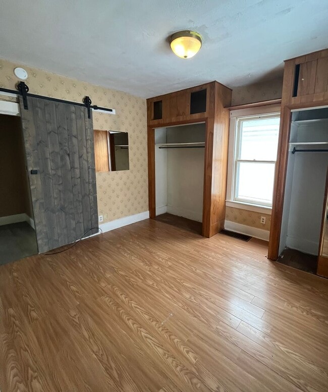 Building Photo - 3 Bedroom House in Roxana