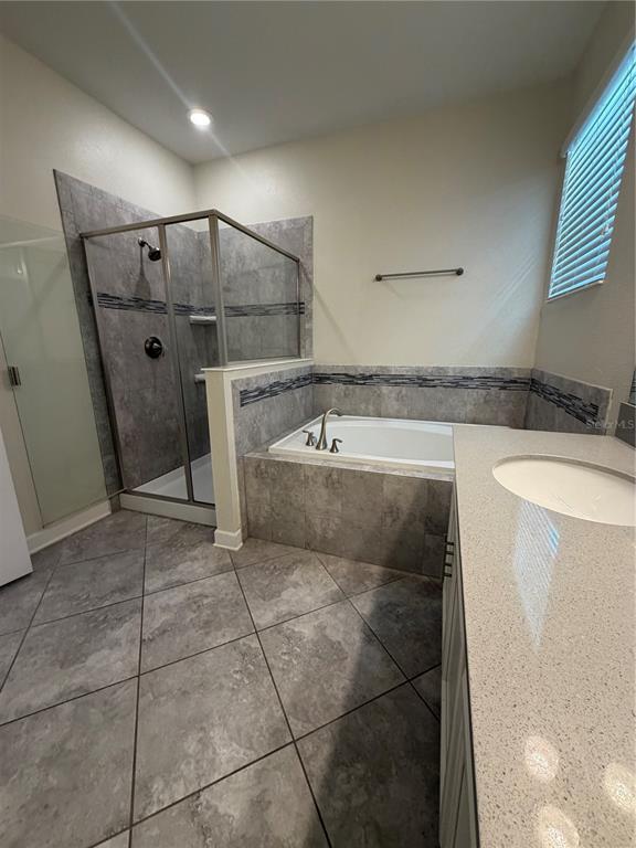 Building Photo - 15055 Driftwater Dr