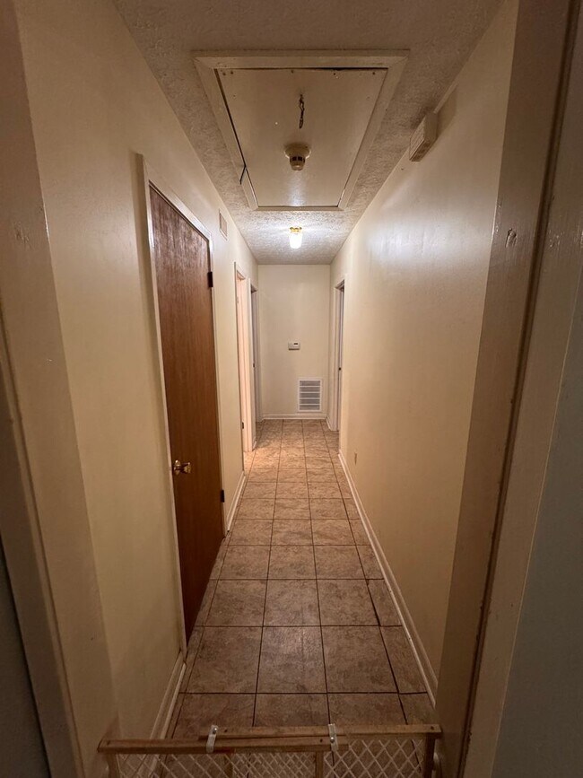 Building Photo - 5 BR 3 full BA House