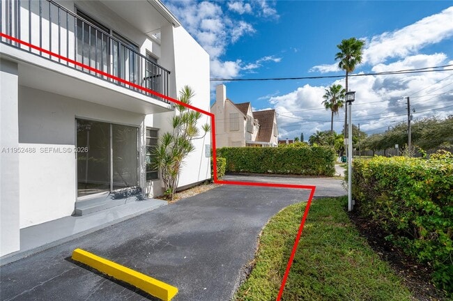 Building Photo - 455 SW 27th Ave