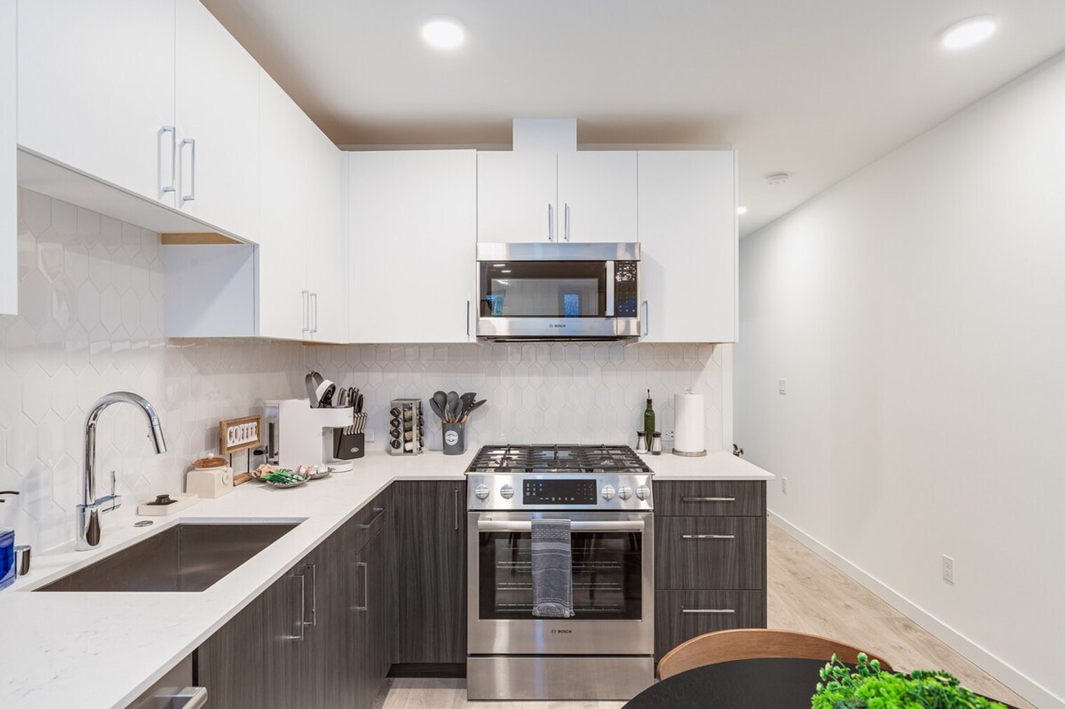 Building Photo - 1431 E Howell St