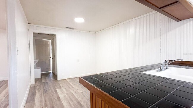 Building Photo - 1909 S Lincoln Ave