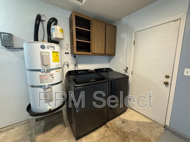 Building Photo - 8670 Sumerlin Ct